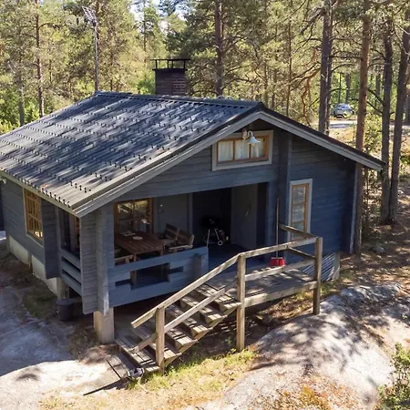 Holiday home Pinetree Blue Pyharanta